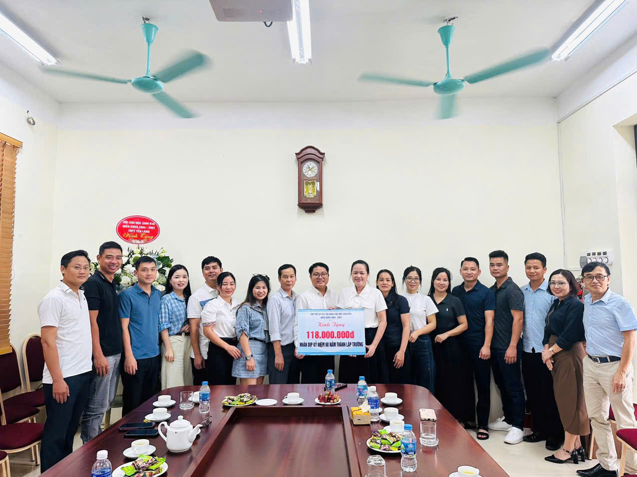 CỰU HỌC SINH K40 (NIÊN KHOÁ 2004-2007) VỀ THĂM TRƯỜNG VÀ HƯỞNG ỨNG LỄ KỶ NIỆM 60 NĂM THÀNH LẬP TRƯỜNG